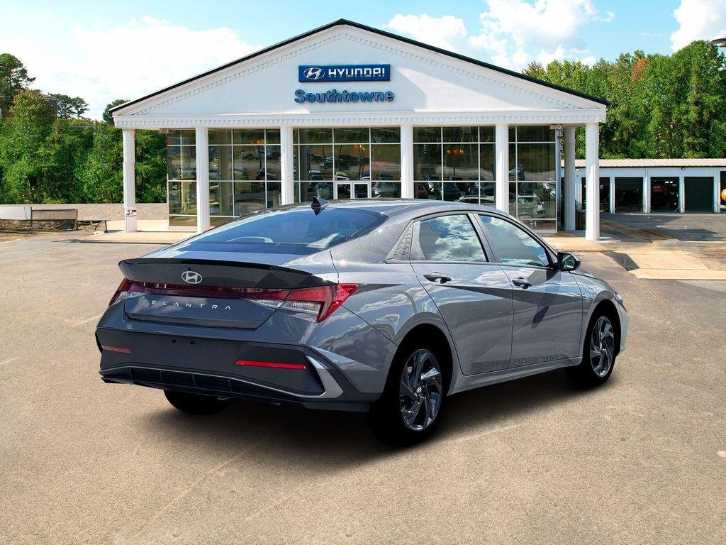 New 2026 Gray Hyundai SEL Sport Plus image 7