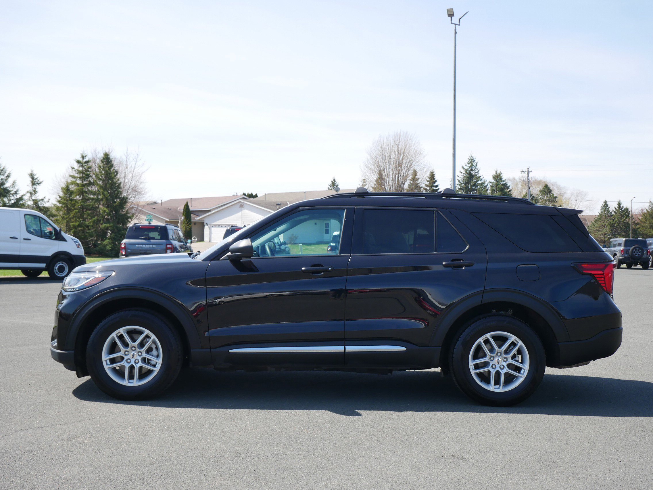 Used 2025 Ford Explorer Active with VIN 1FMUK8DH3SGA44526 for sale in Hastings, Minnesota