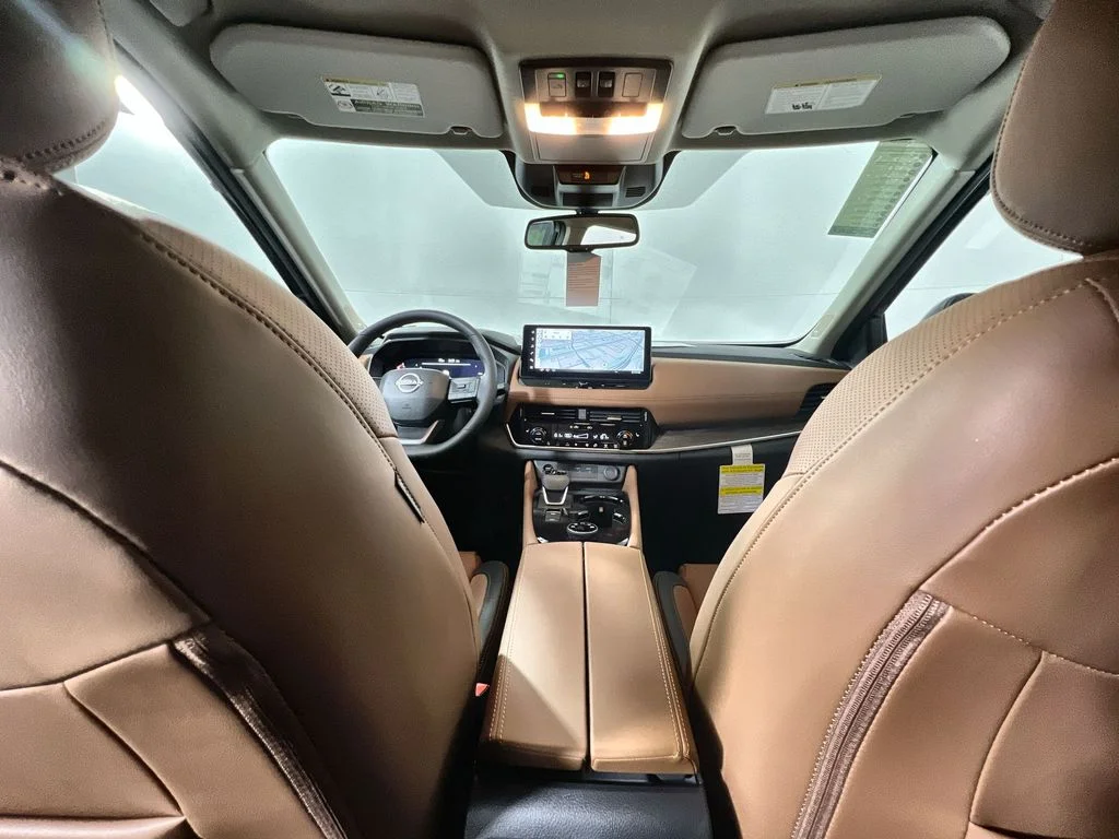 New 2026 Black Nissan Platinum image 23