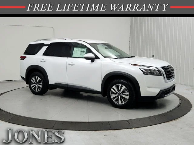 2025 Nissan Pathfinder SL 2WD's photo