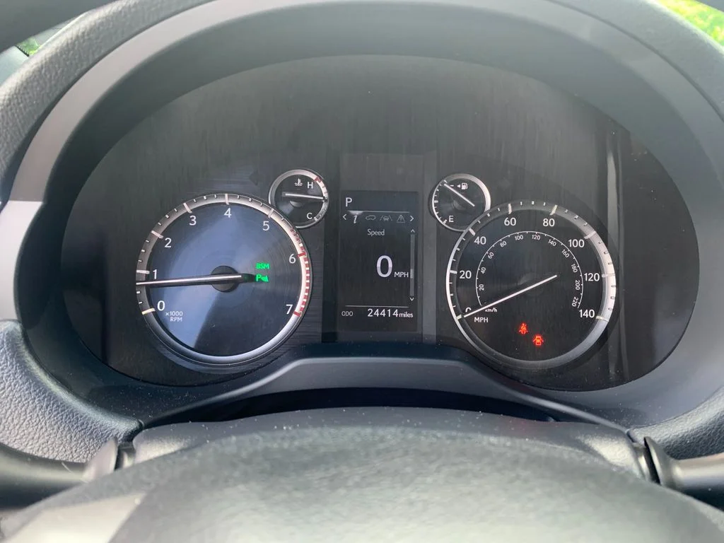 Used 2023 Black Lexus 460 image 31