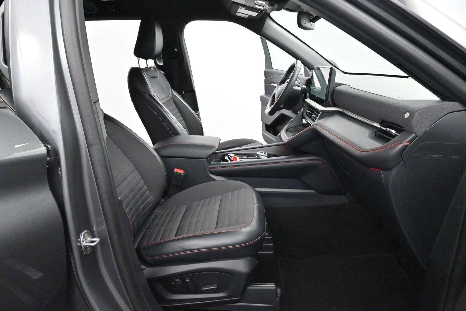 Used 2025 Carbonized Gray Ford ST-Line image 32