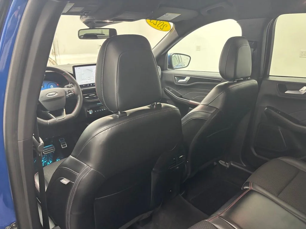 Used 2023 Blue Ford ST-Line Elite image 32