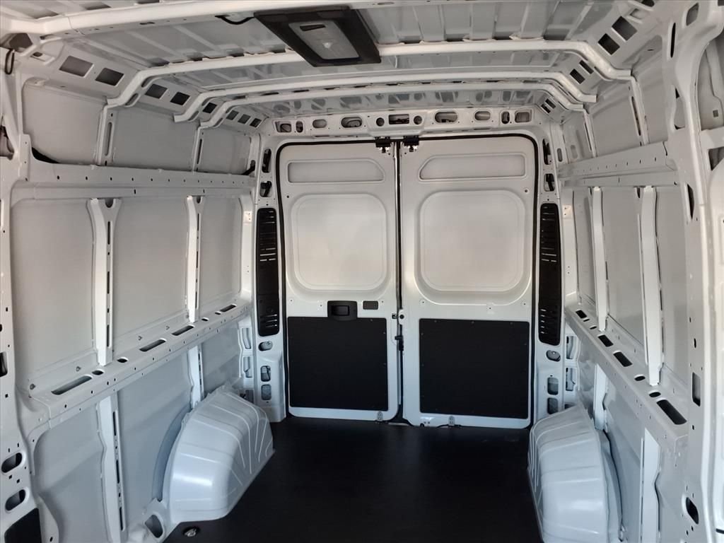 New 2026 Bright White Clear-Coat Exterior Paint RAM High Roof image 10