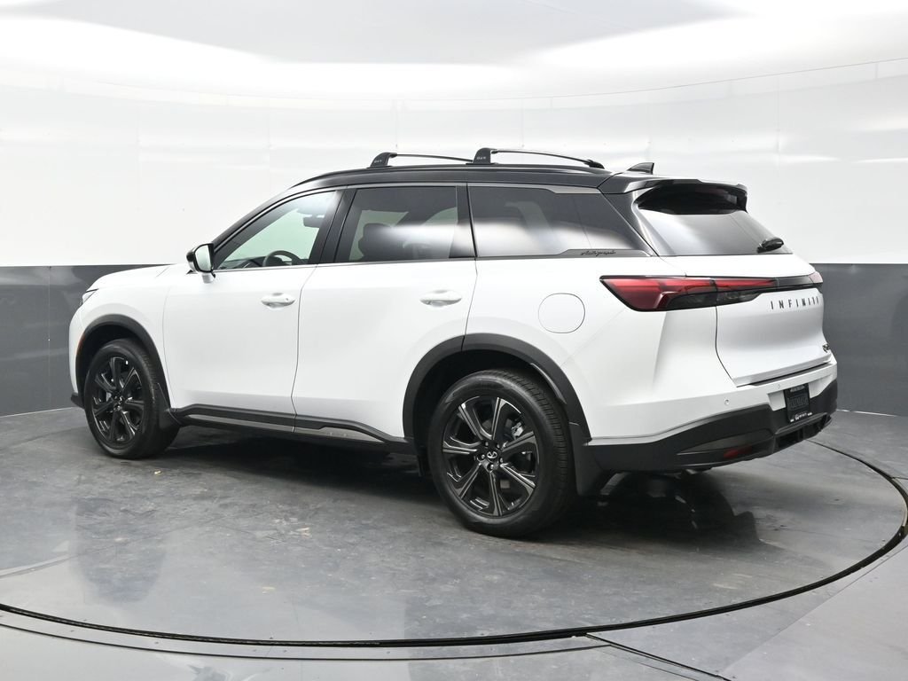 New 2027 2T RAD WHT INFINITI Autograph AWD image 4