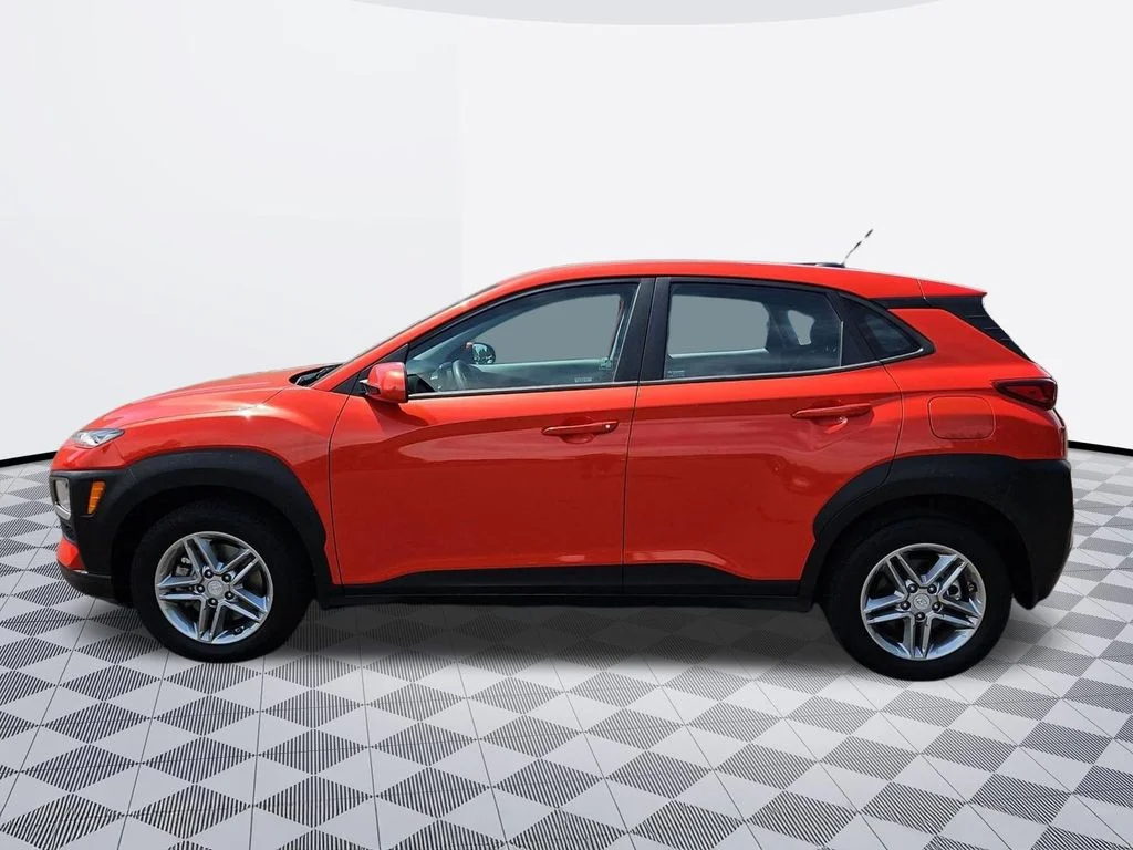 Used 2019 Sunset Orange Hyundai SE image 3