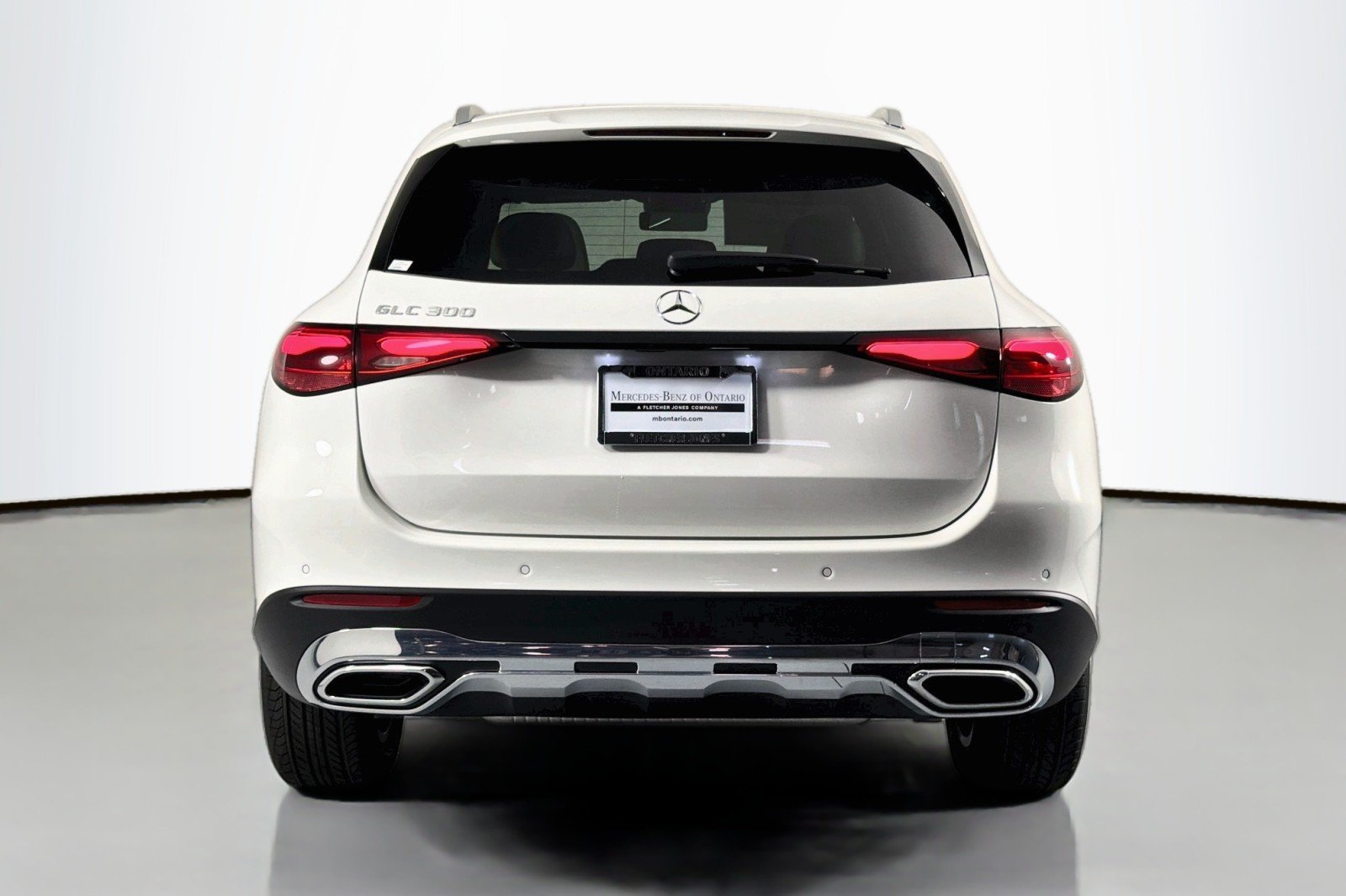 New 2026 Polar White Mercedes-Benz GLC 300 SUV image 3