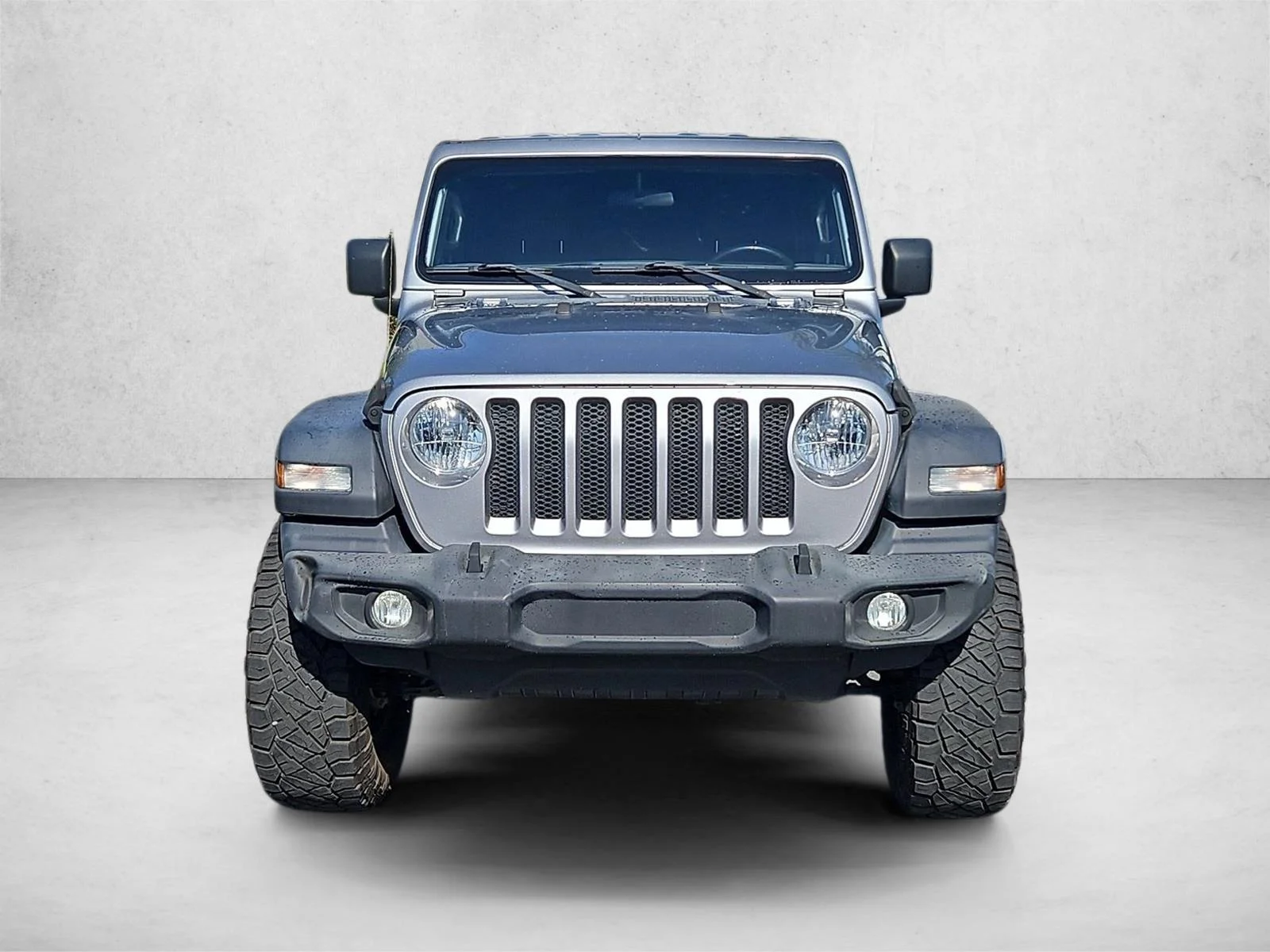 Used 2020 Billet Silver Metallic Clearcoat Jeep Sport S image 2