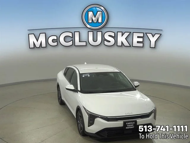 Used 2025 White Kia LXS image 8