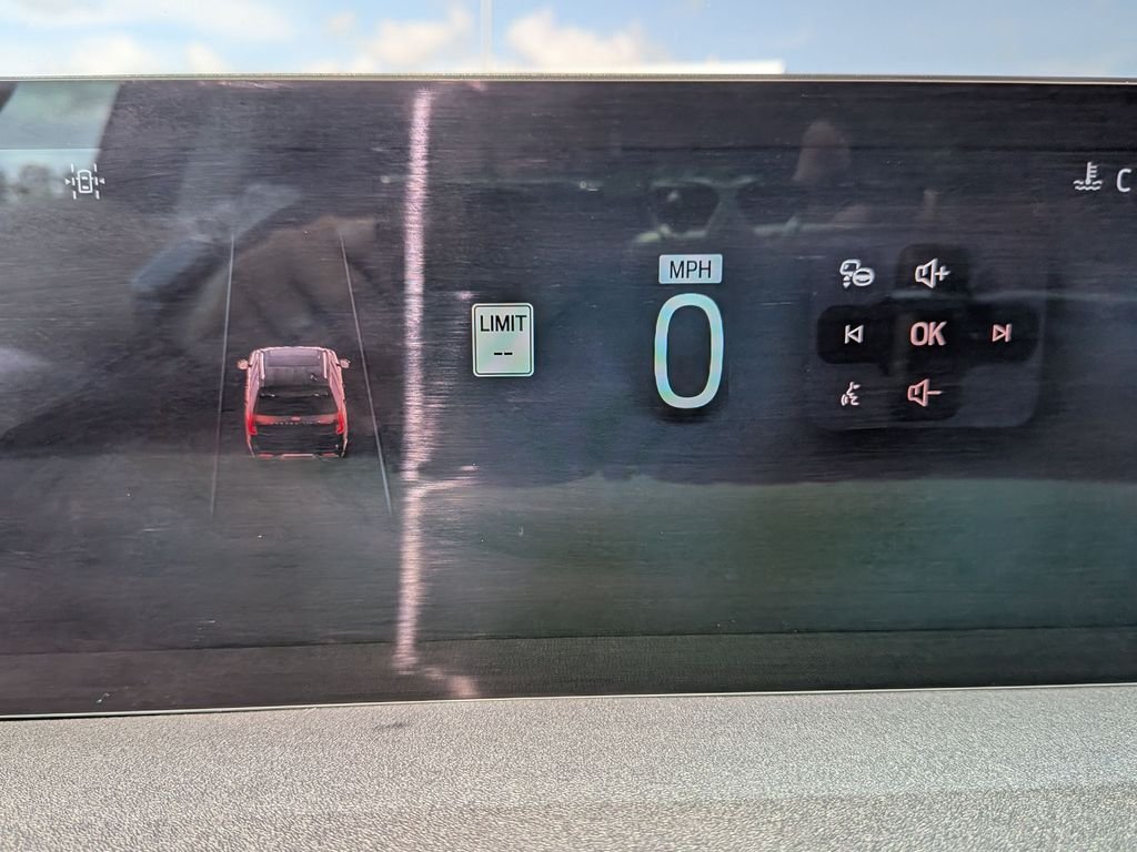 Used 2025 Black Ford Platinum image 30