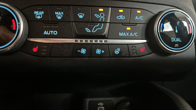 Used 2024 Agate Black Metallic Ford Active image 27