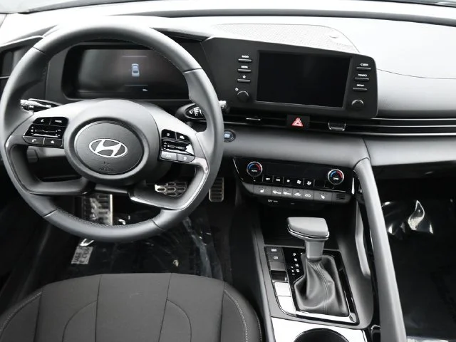 Used 2026 Black Hyundai SEL Sport Premium image 13