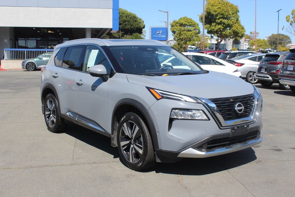 Used 2023 Gray Nissan Platinum image 5