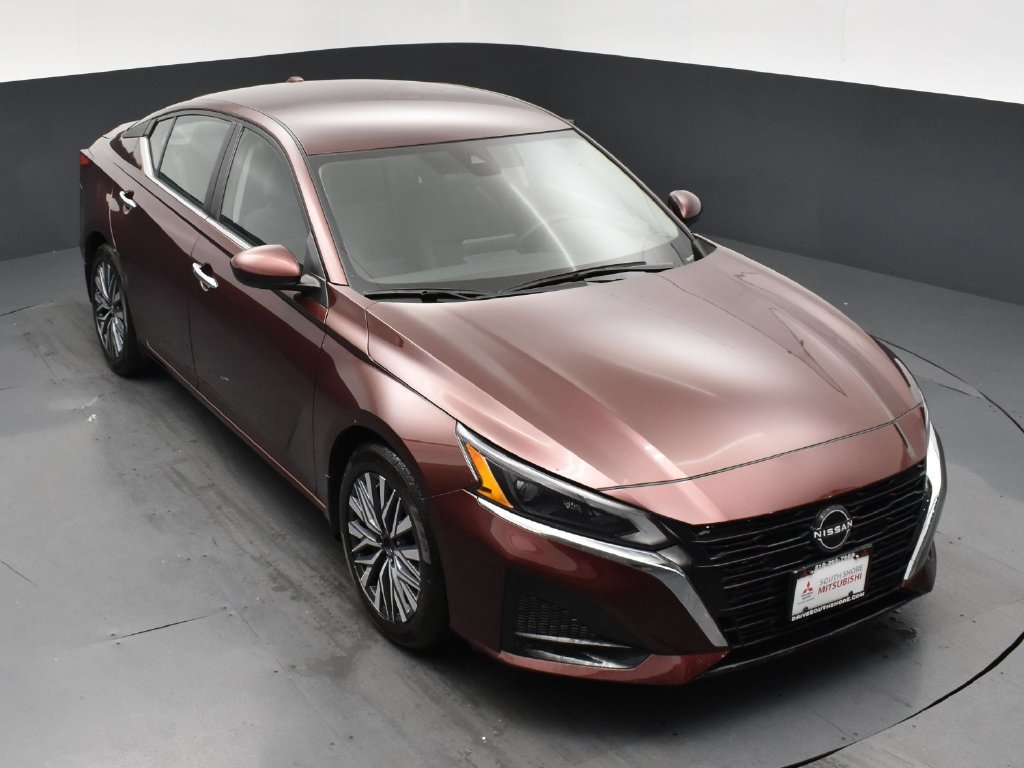 Used 2023 Red Nissan 2.5 SV image 18