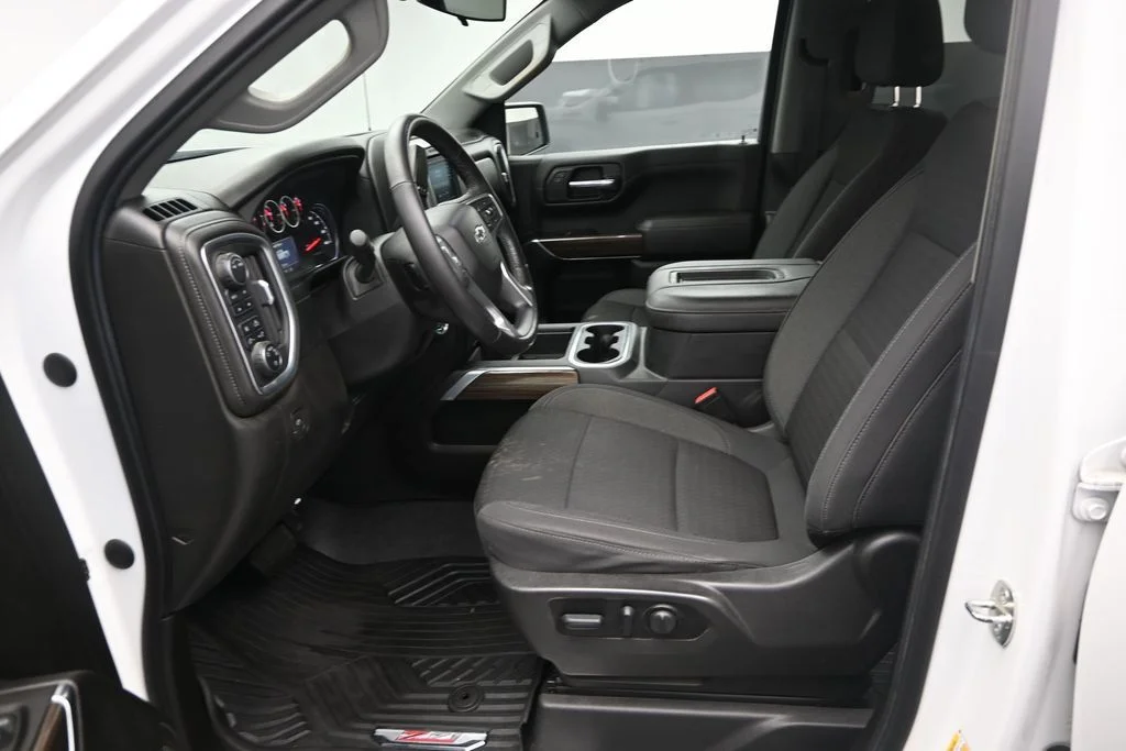 Used 2022 White Chevrolet RST image 19