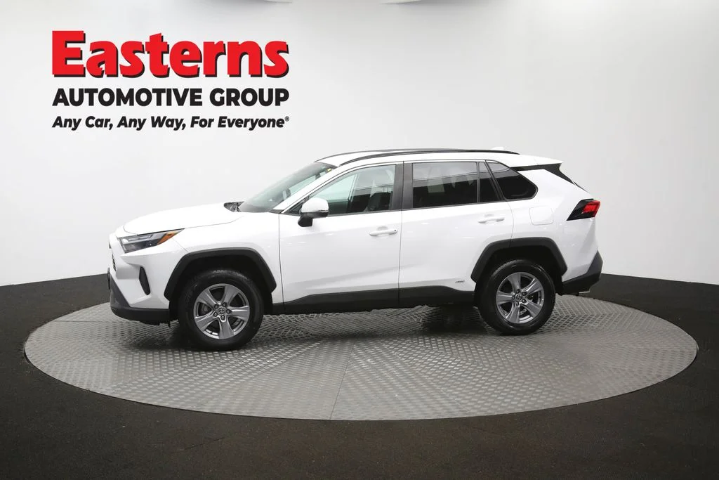 Used 2022 White Toyota XLE image 58