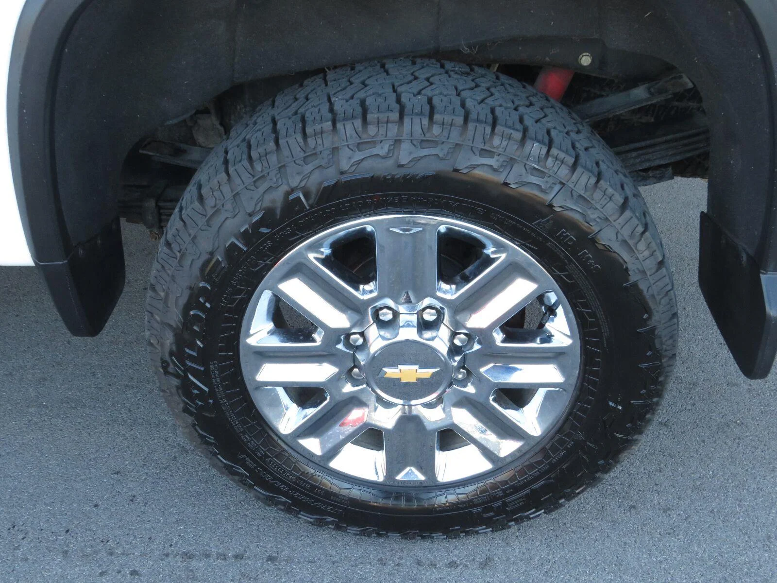 Used 2024 Summit White Chevrolet High Country image 22