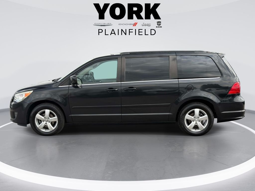 Used 2011 Black Volkswagen SE image 8