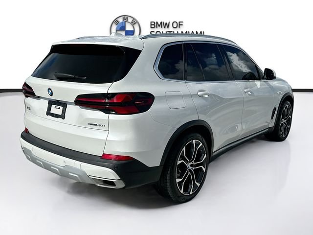 Used 2024 White BMW sDrive40i image 7