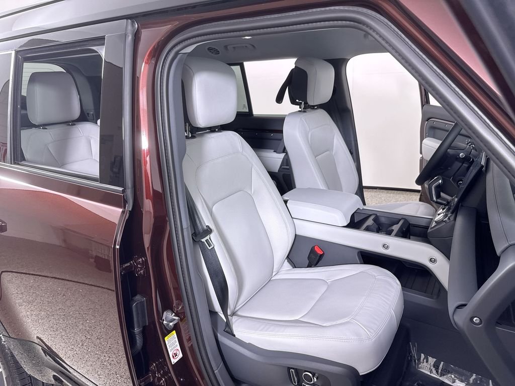 New 2026 Sedona Red Land Rover X-Dynamic SE image 23