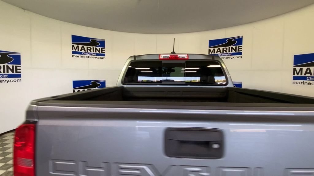 Used 2022 SATIN STEEL METALLIC Chevrolet 4WD LT image 9