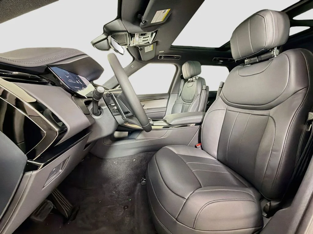 New 2027 Santorini Black Land Rover SE image 22