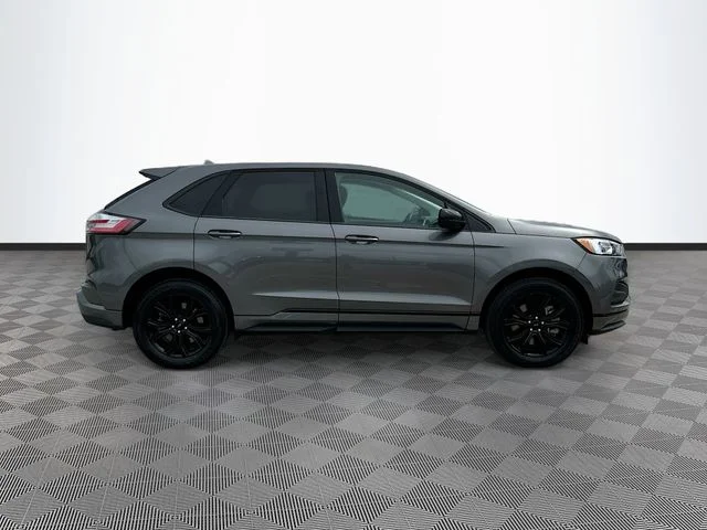 Used 2024 Gray Ford SE image 4