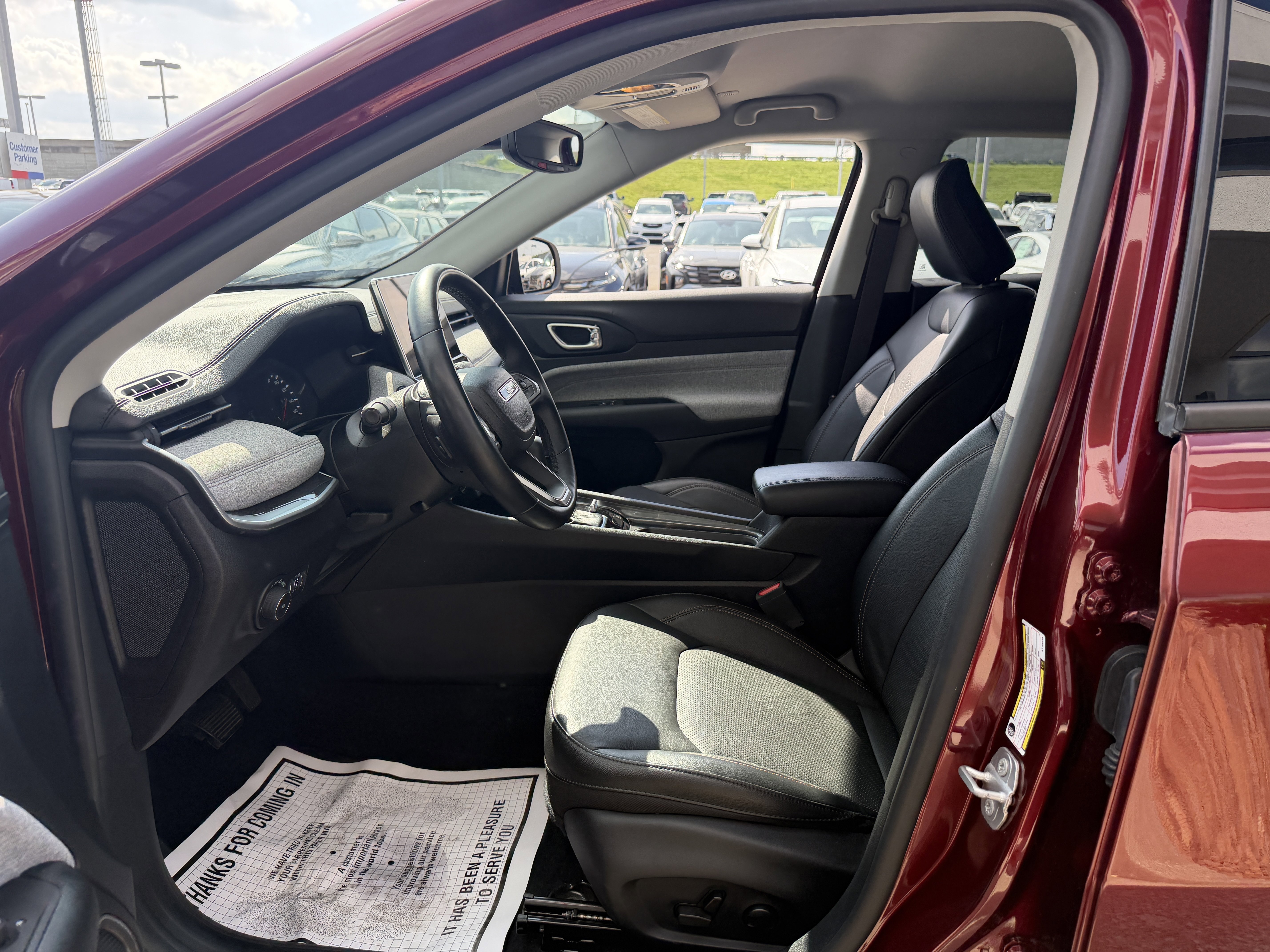 Used 2022 Velvet Red Pearlcoat Jeep Latitude Lux image 27
