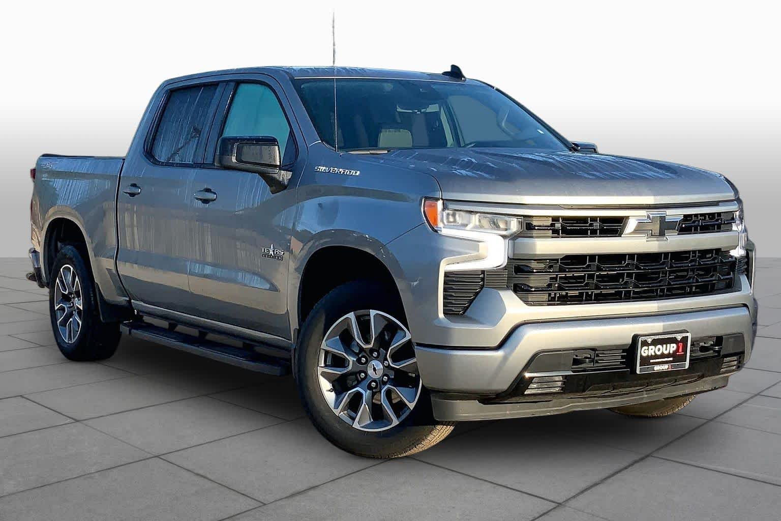 Used 2025 Sterling Gray Metallic Chevrolet RST image 3