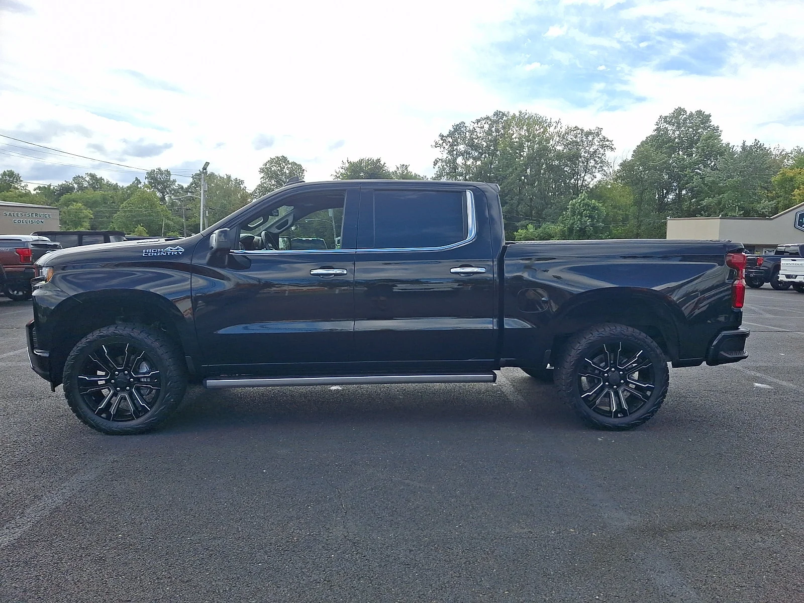 Used 2022 Mosaic Black Metallic Chevrolet High Country image 6