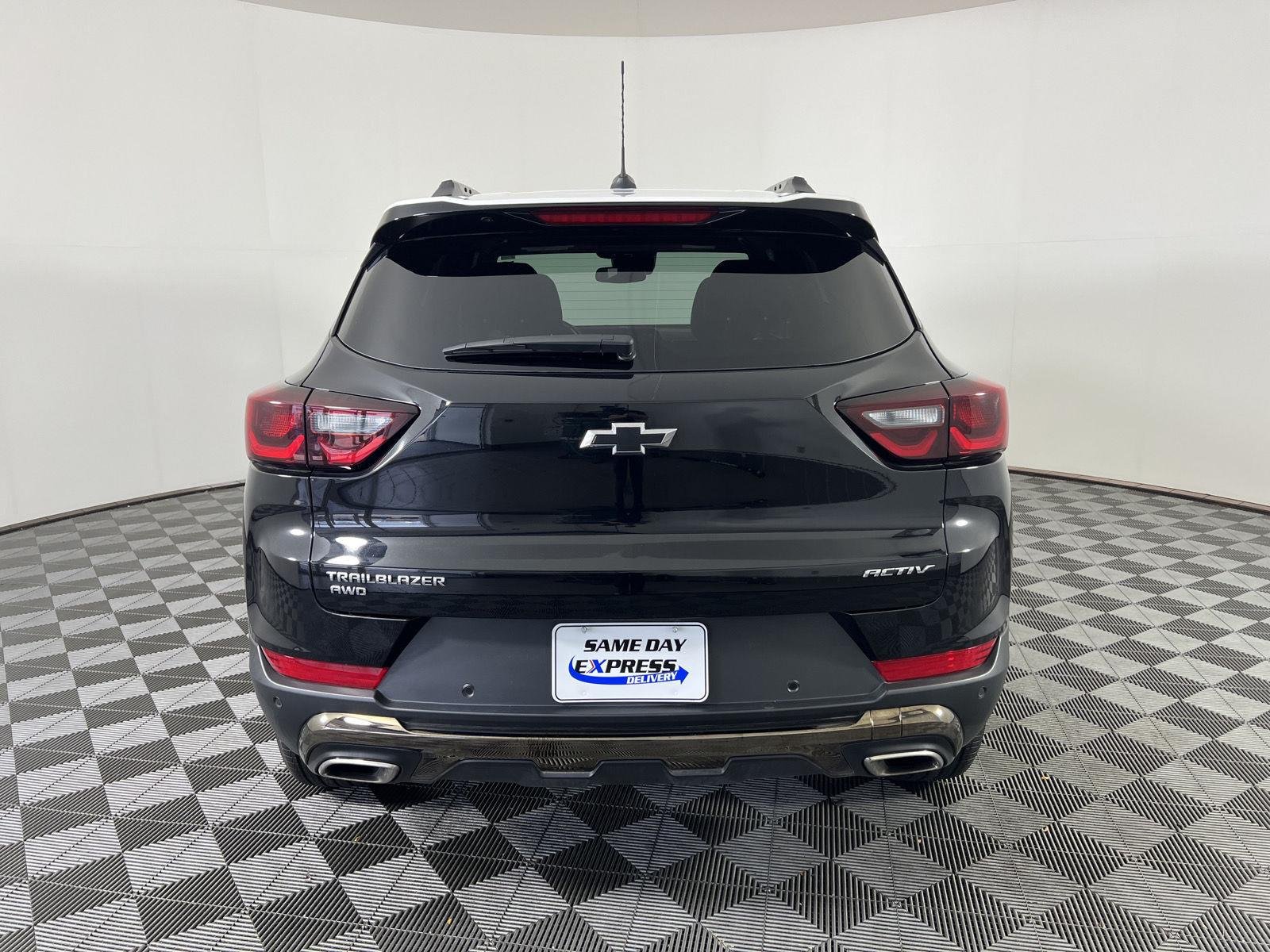 Used 2024 Mosaic Black Metallic Chevrolet ACTIV image 26