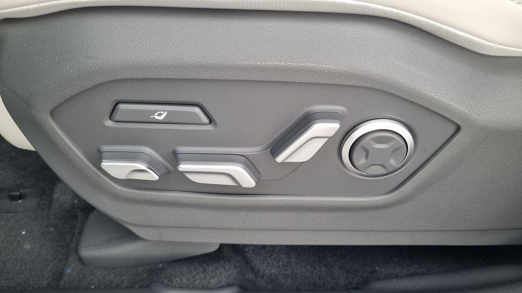 New 2027 White Hyundai Calligraphy image 16