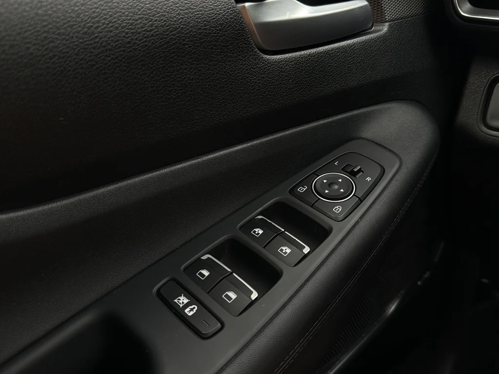 Used 2020 Twilight Black Hyundai SEL image 11
