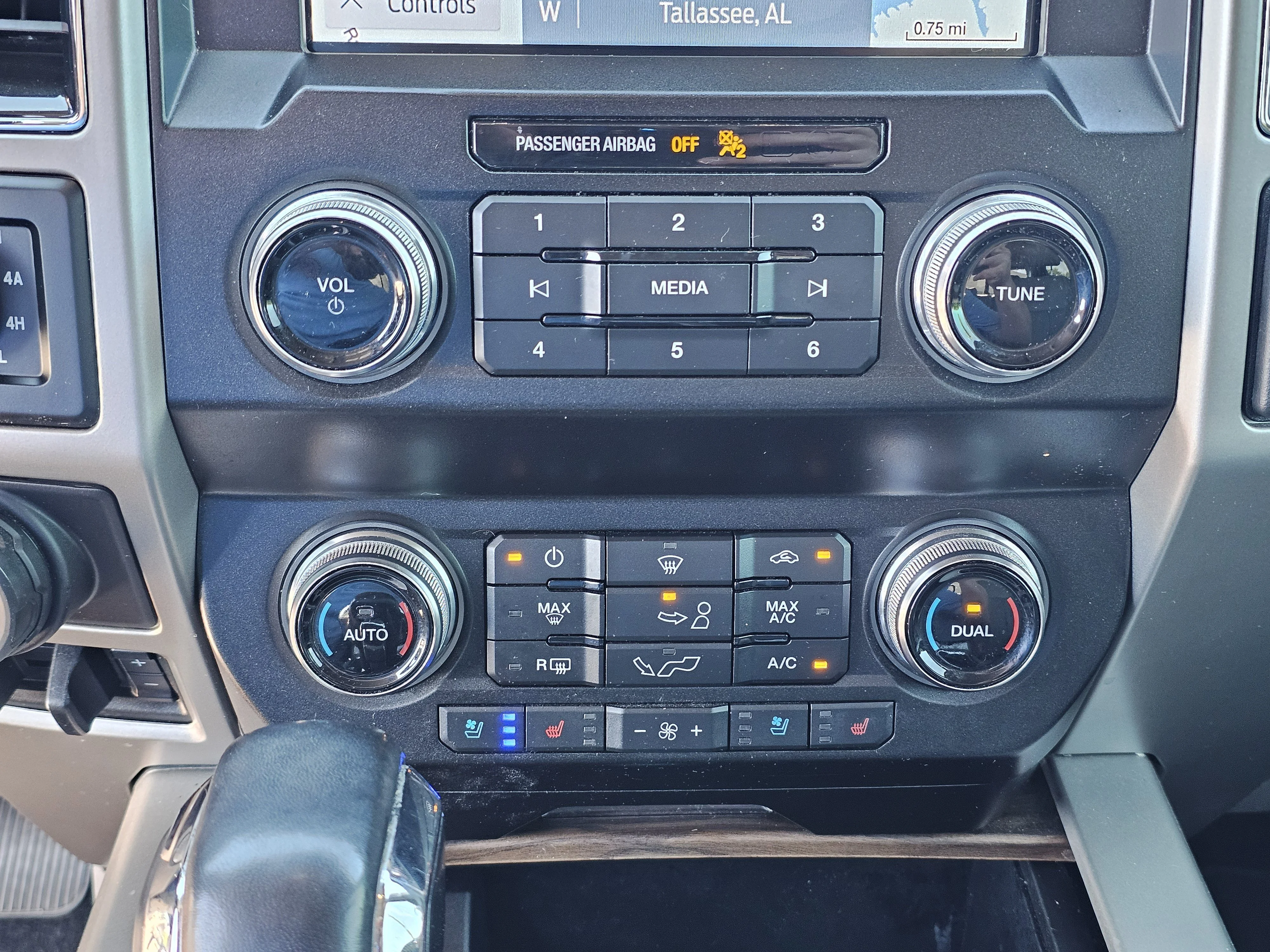 2020 Ford F-150 Lariat - Photo 28