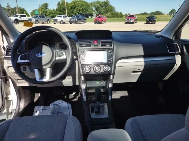 Used 2018 Crystal White Pearl Subaru 2.5i Premium image 13
