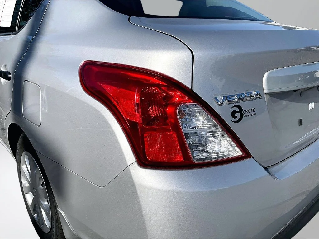 Used 2019 Silver Nissan 1.6 S image 28