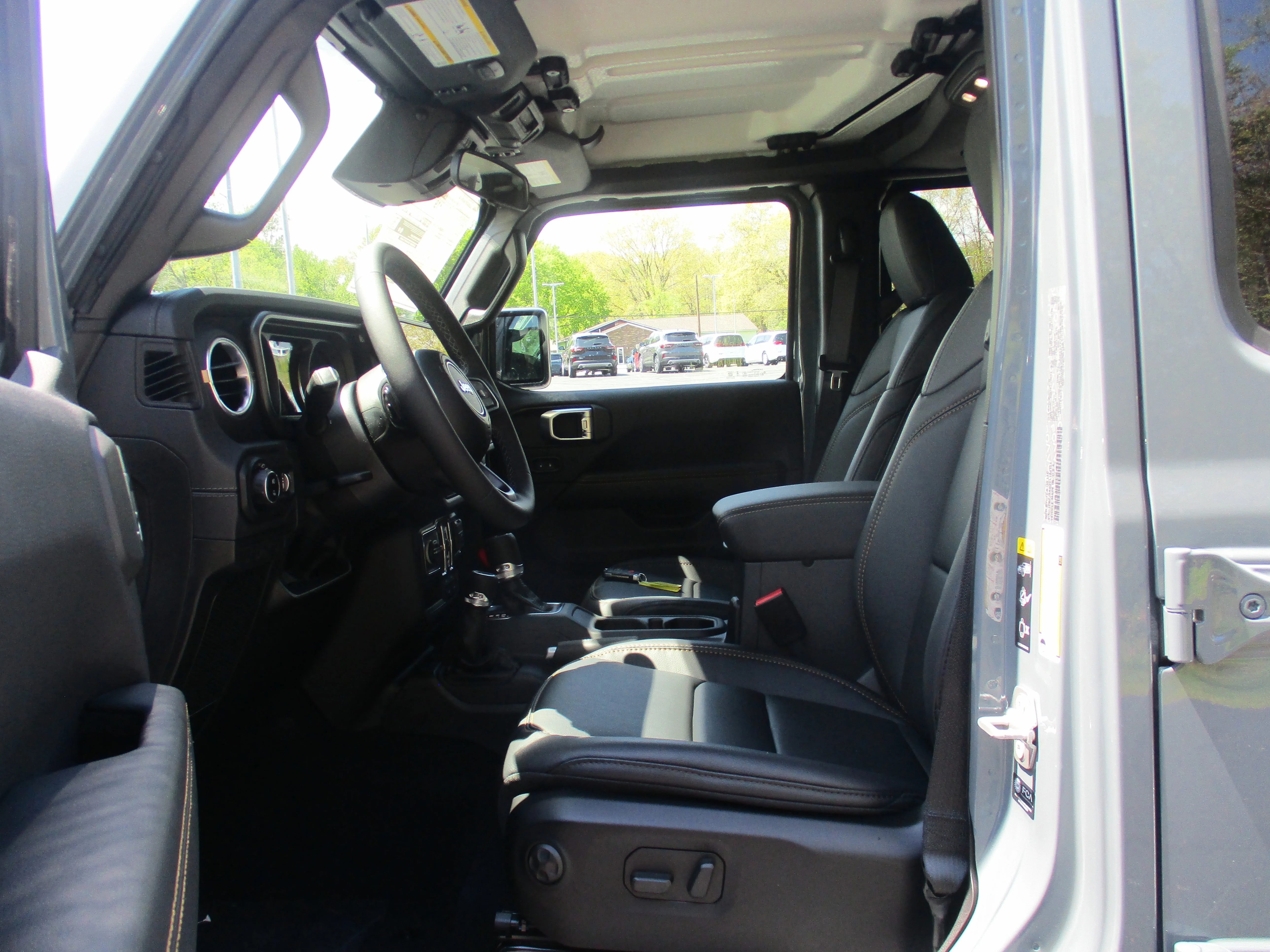 New 2026 Anvil Clear-Coat Exterior Paint Jeep Sahara image 19