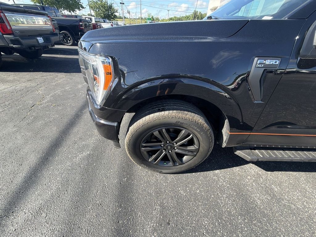 Used 2022 Black Ford XLT image 10