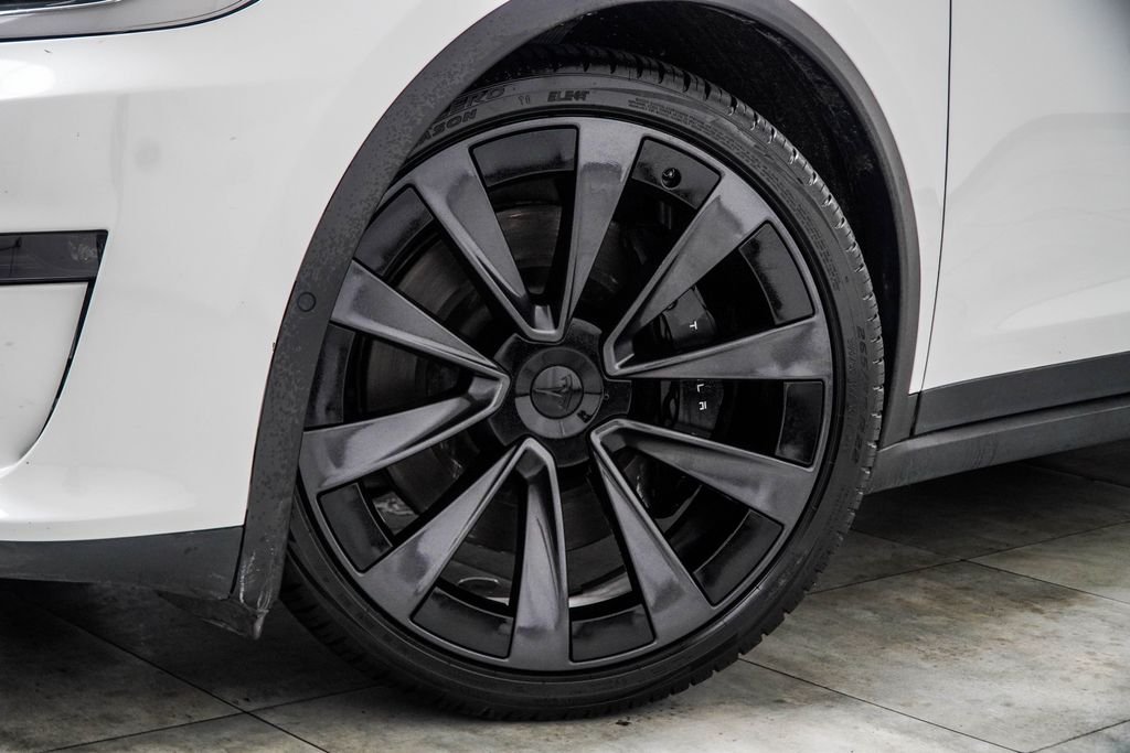 Used 2022 White Tesla Plaid image 3