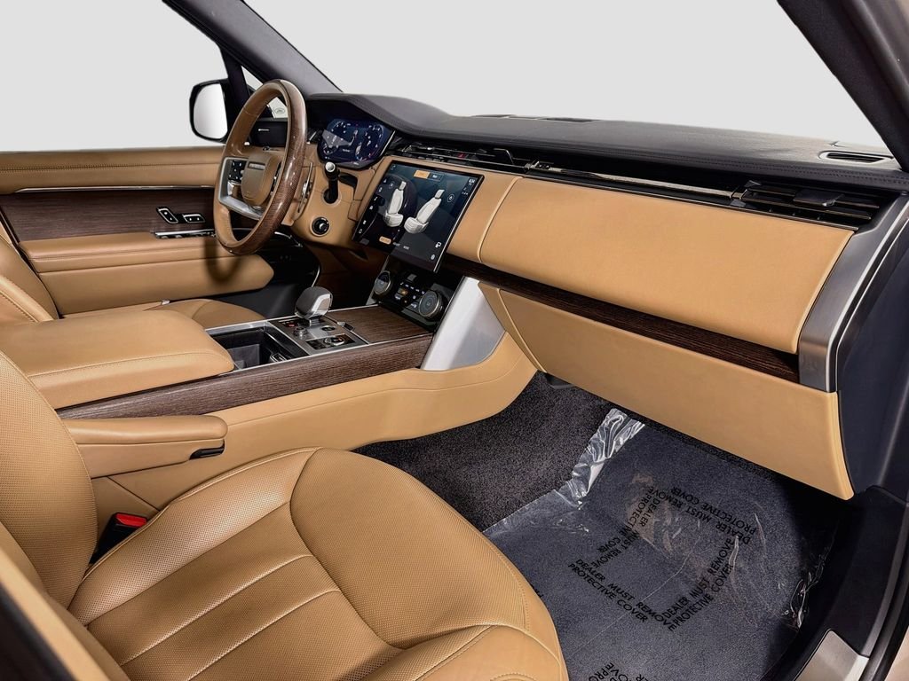 Used 2023 Gold Land Rover SE image 32
