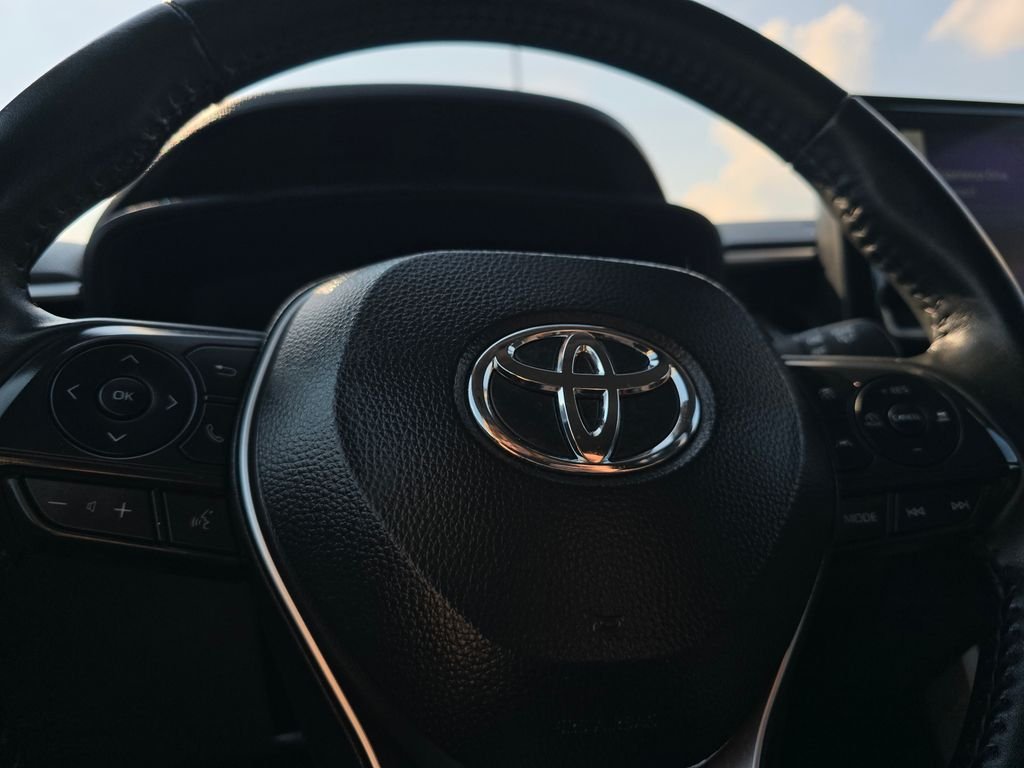 Used 2025 Silver Toyota LE image 22