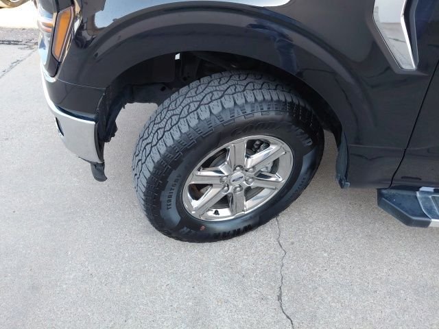 Used 2025 Black Metallic Ford XLT image 35