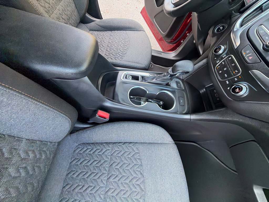 Used 2024 Red Chevrolet LT image 34