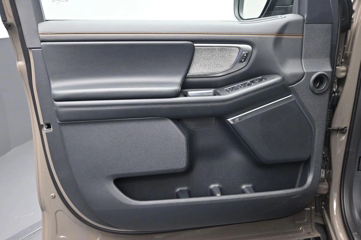 New 2027 Marsh Gray Ford Tremor® image 20