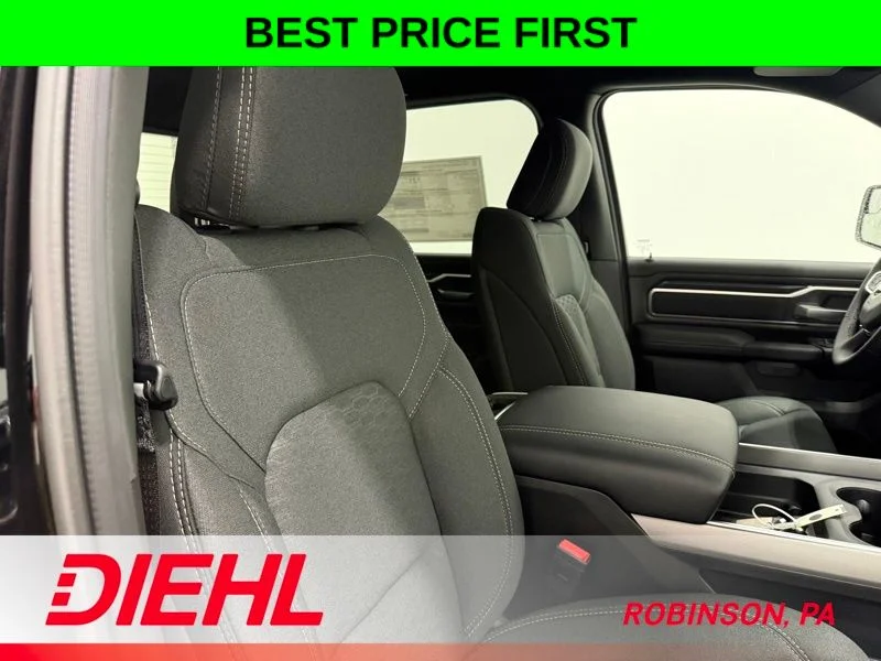 New 2026 Diamond Black Crystal Pearl-Coat Exterior Paint RAM Big Horn/Lone Star image 13