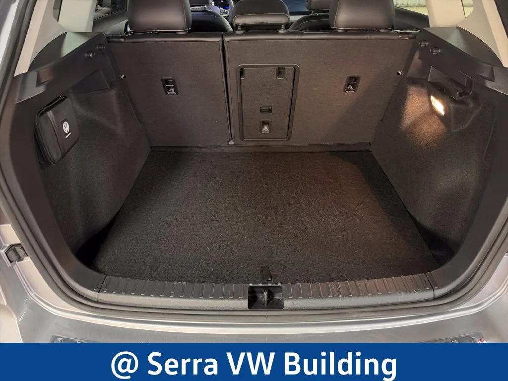 Used 2023 Silver Volkswagen 1.5T SE image 30