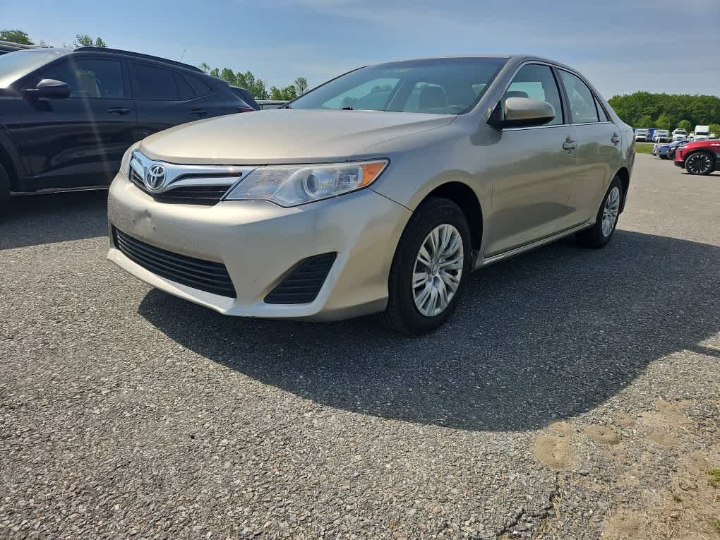 2014 Toyota Camry 2.5 Auto LE's photo