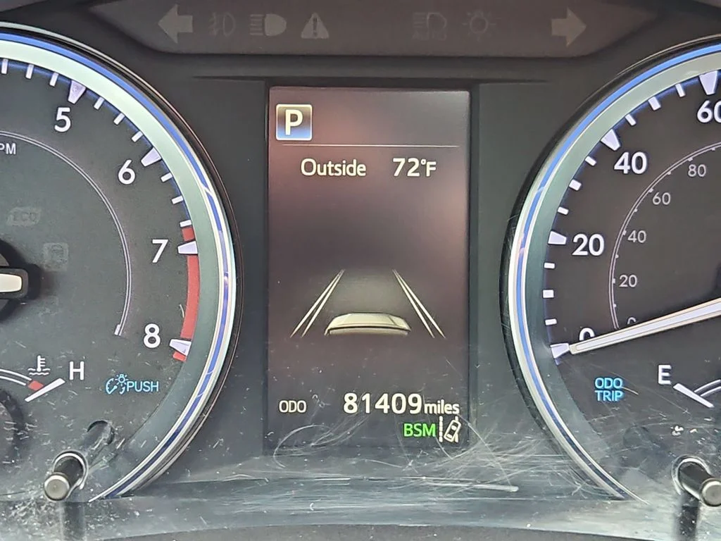 Used 2019 Salsa Red Pearl Toyota XLE image 16