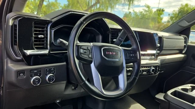 Used 2025 Silver GMC SLT image 9