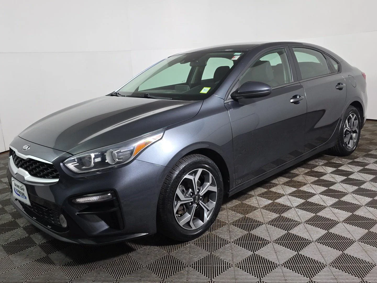 Used 2020 Gravity Gray Kia LXS image 6